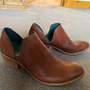 ROAN by Bed Stu Gaze color Pecan